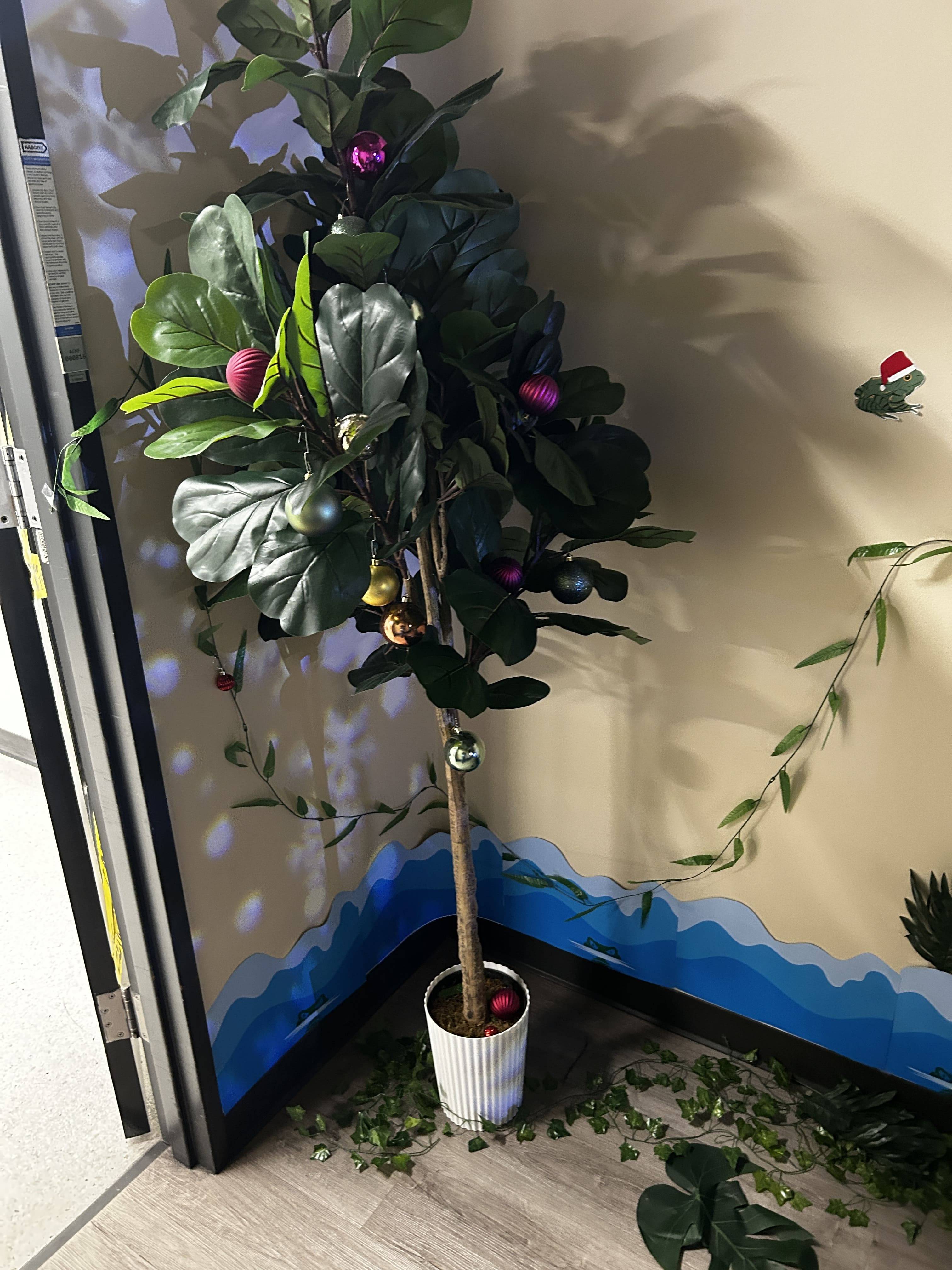 Holiday Decorating Contest 2024