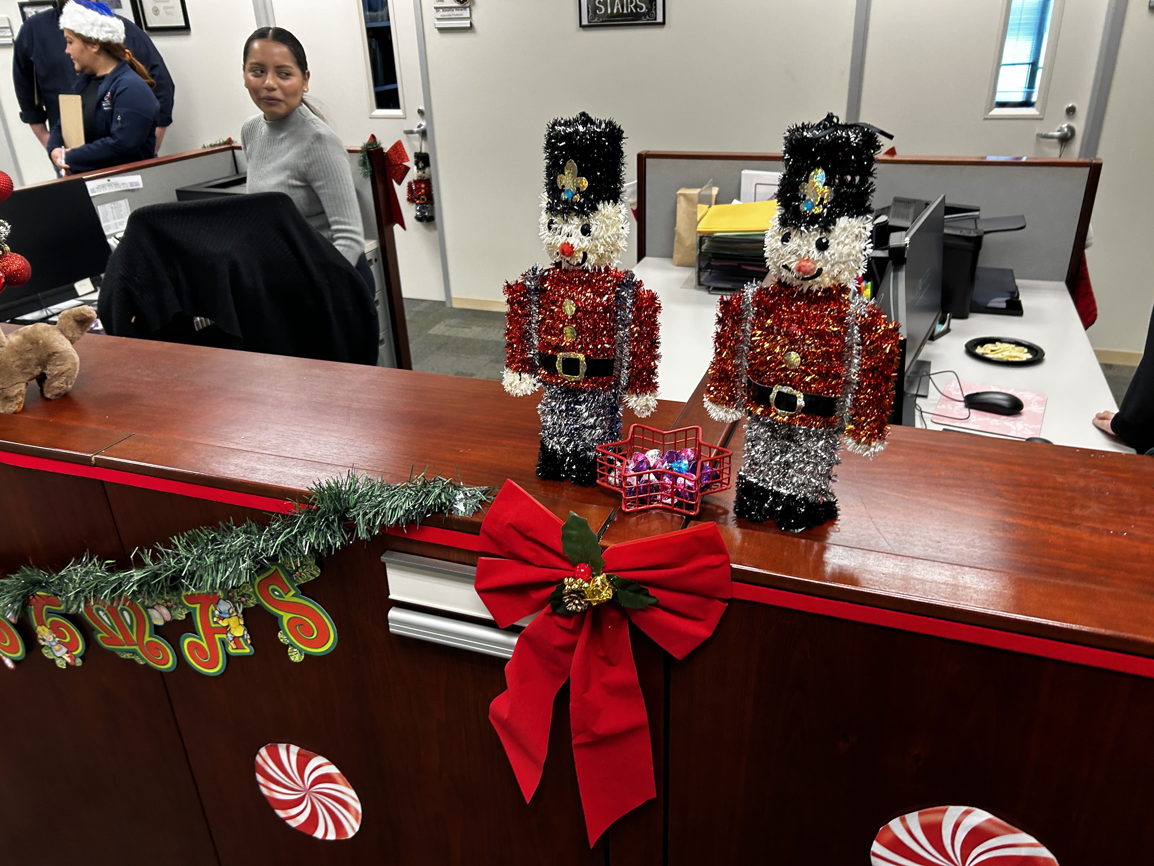 Holiday Decorating Contest 2024