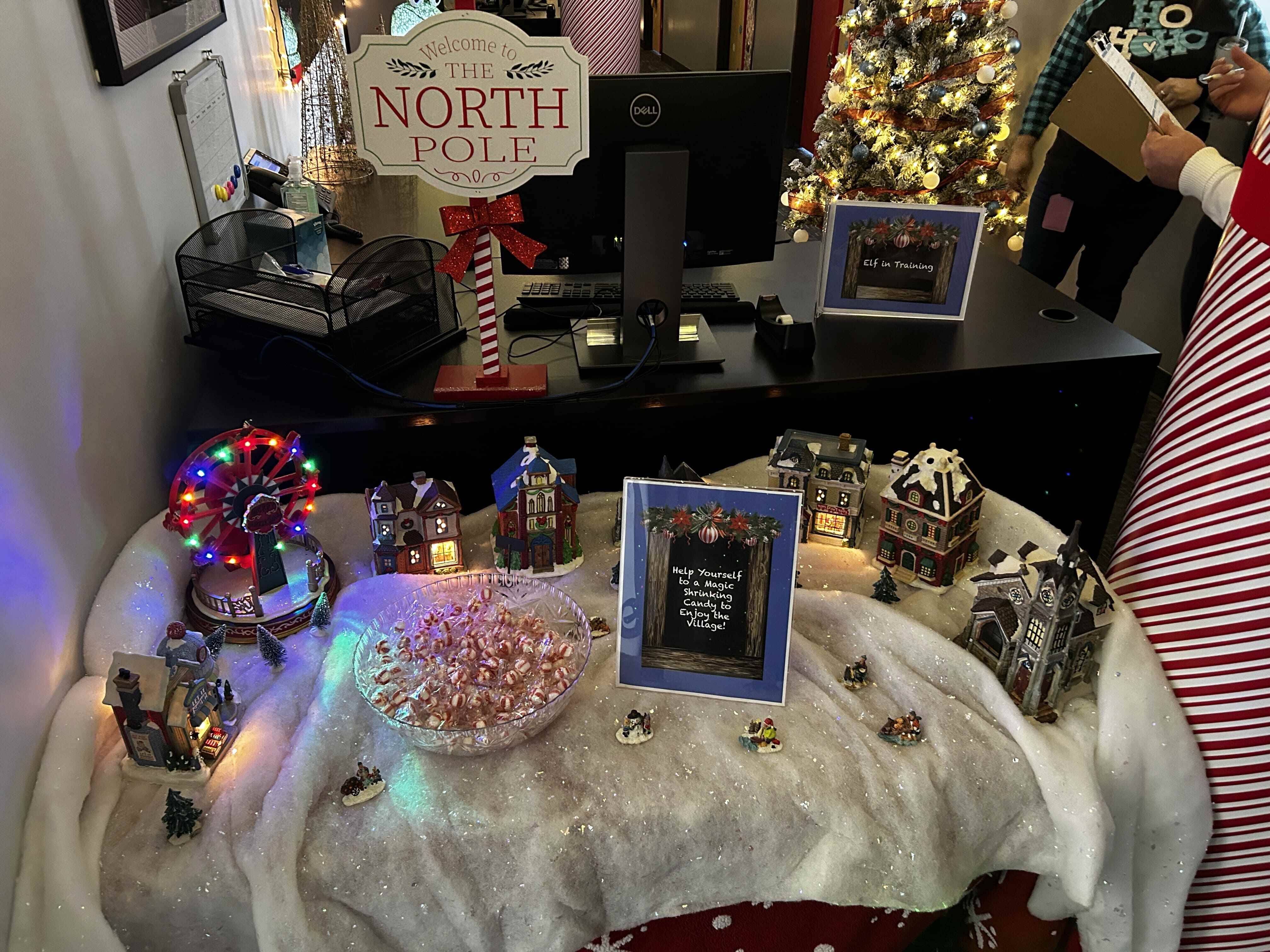 Holiday Decorating Contest 2024