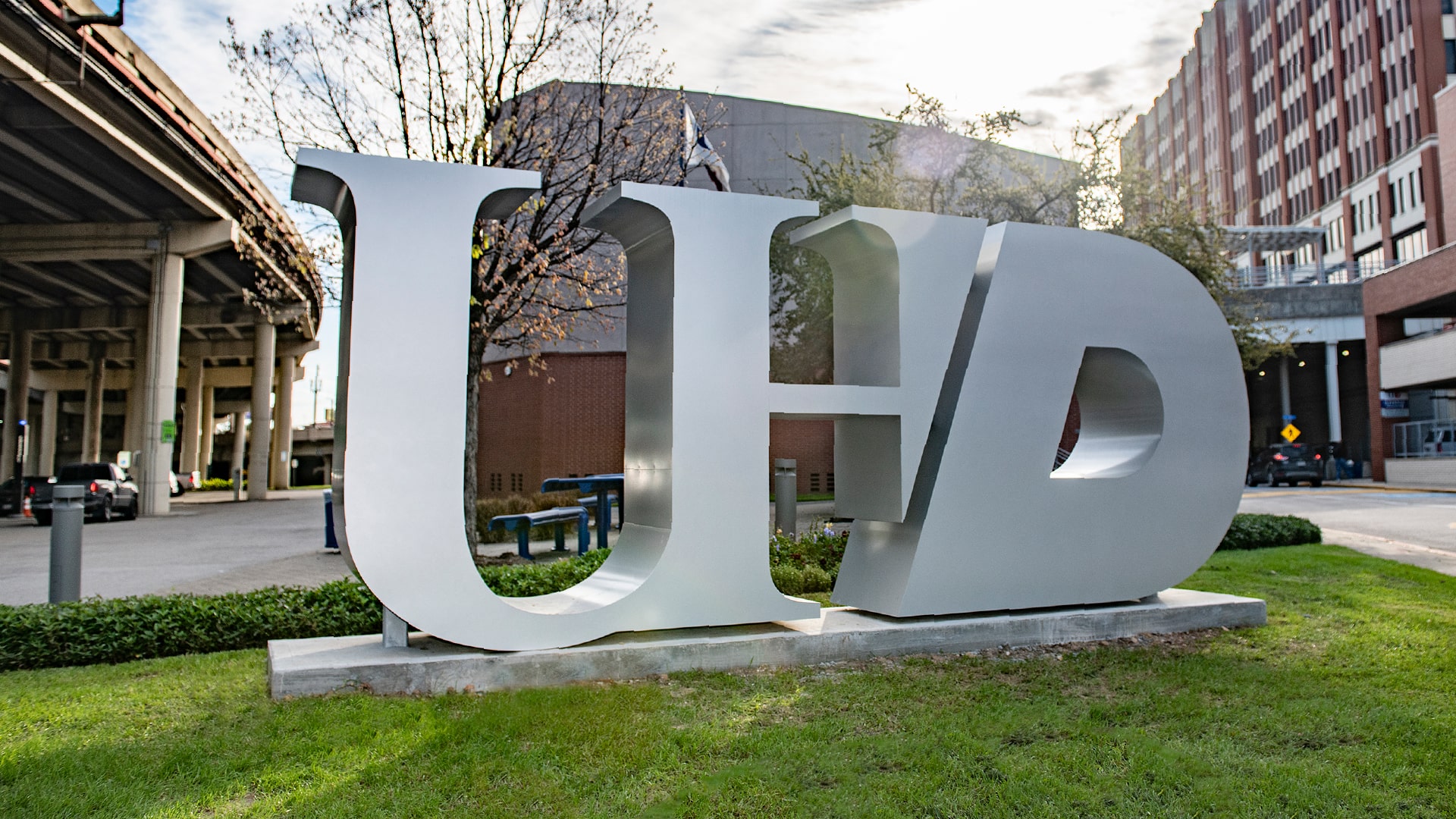 UHD Letter Scuplture