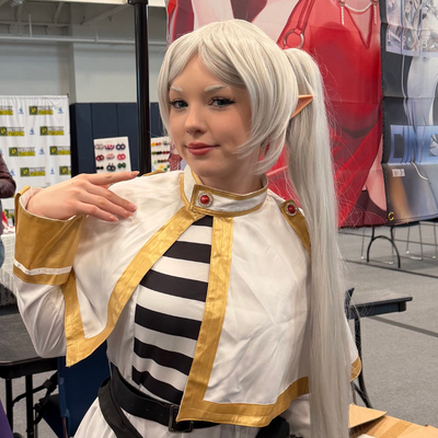 student at gatorcon dresses in cosplay